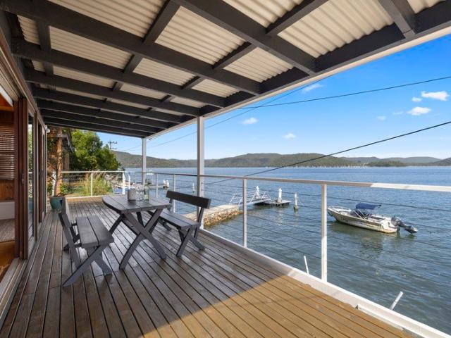 Hawkesbury Waterfront Retreat