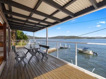 Tuggerah Lake, Jilliby, Wyong Region, Snapper Island