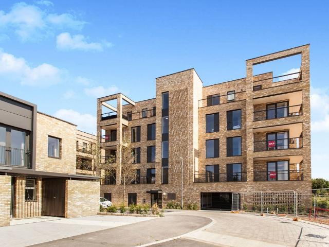 Hawkey Road, Trumpington, Cambridge CB2, 2 bed flat to rent, £1,750 pcm | PrimeLocation