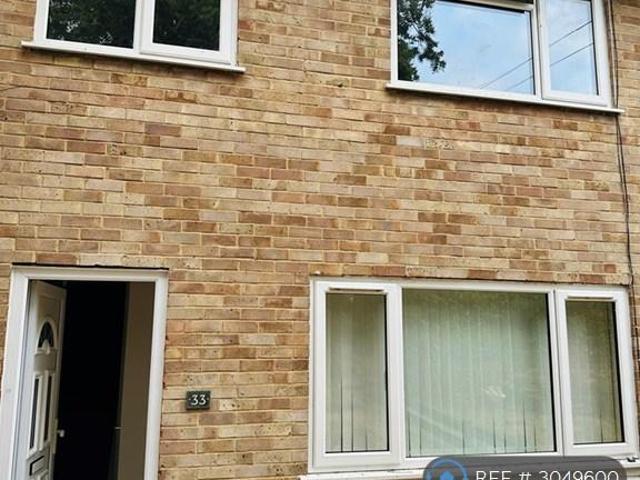 Hawkhurst Close, Southampton, SO19 3 bed terraced house £1,600 pcm £369 pw