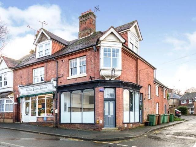 Hawkhurst, Cranbrook TN18, 1 bed flat to rent, £900 pcm | PrimeLocation