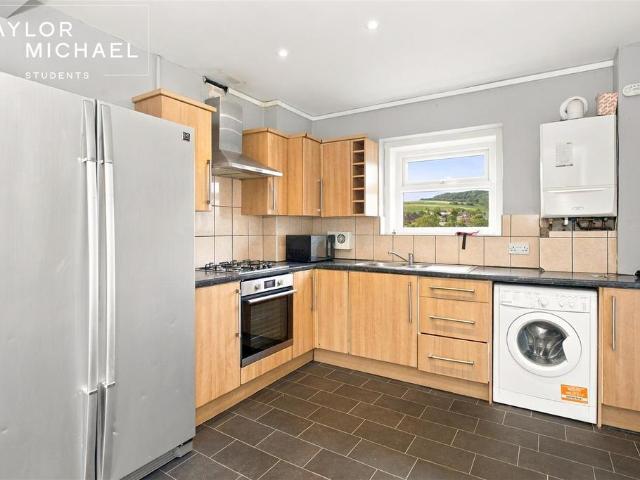 Hawkhurst Road, Brighton 5 bed terraced house to rent £3,034 pcm £700 pw