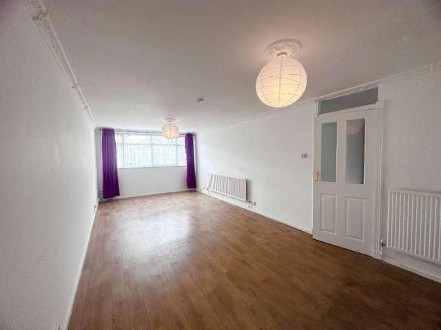 Hawkinge Walk, Orpington, Kent, BR5