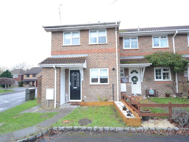 Hawkins Grove, Church Crookham, Fleet GU51, 2 bed property to rent, £1,550 pcm | PrimeLocation