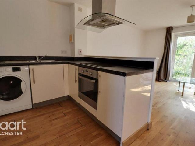 Hawkins Road, Colchester 3 bed terraced house to rent £1,700 pcm £392 pw