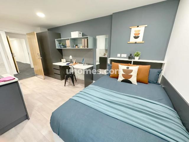 Hawkins Road, Colchester CO2, 1 bed flat to rent, £1,018 pcm | PrimeLocation