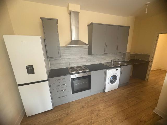 Hawkins Road, Colchester CO2, 2 bed flat to rent, £1,050 pcm | PrimeLocation