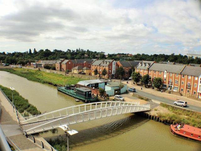 Hawkins Road, Colchester CO2, 2 bed flat to rent, £1,200 pcm | PrimeLocation