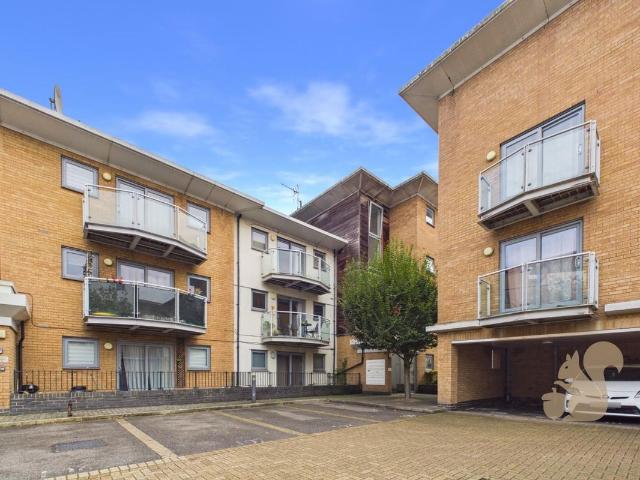 Hawkins Road, Colchester CO2, 2 bed flat to rent, £1,285 pcm | PrimeLocation