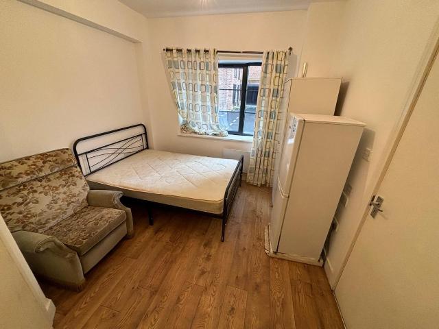Hawkins Road, Colchester CO2, Studio to rent, £750 pcm | PrimeLocation