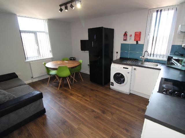 Hawkins Street, Flat, Preston, Lancashire PR1, 4 bed flat to rent, £455 pcm | PrimeLocation