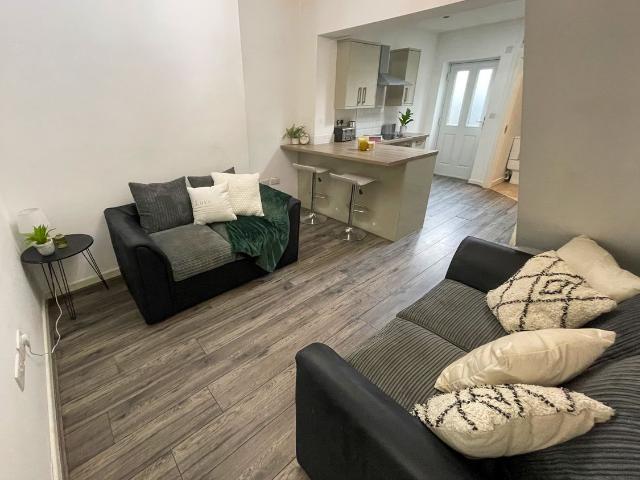 Hawkins Street L6, 3 bed shared accommodation to rent, £607 pcm | PrimeLocation