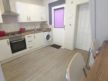 Hawkins Street, Liverpool, L6 6BZ, United Kingdom | 2 bed townhouse for rent #6196565 | Rentberry