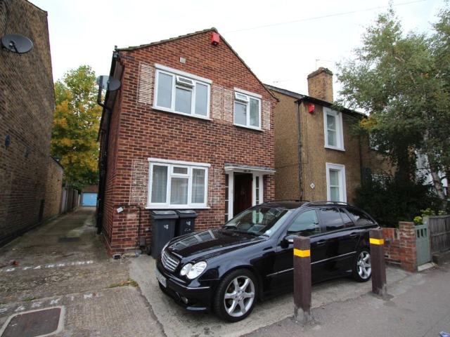 Hawks Road, Kingston Upon Thames KT1, 6 bed detached house to rent, £4,500 pcm | PrimeLocation