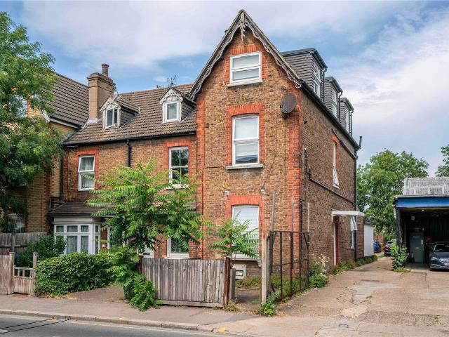 Hawks Road, Kingston Upon Thames KT1, 2 bed flat to rent, £1,750 pcm | PrimeLocation