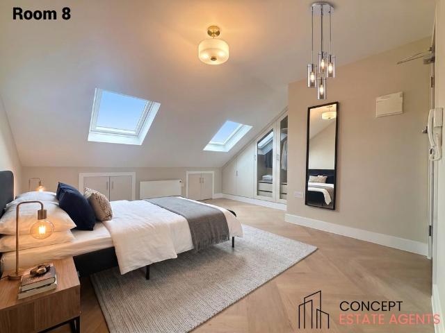 Hawks Road, Kingston Upon Thames. 1 bed in a house share to rent £1,100 pcm £254 pw