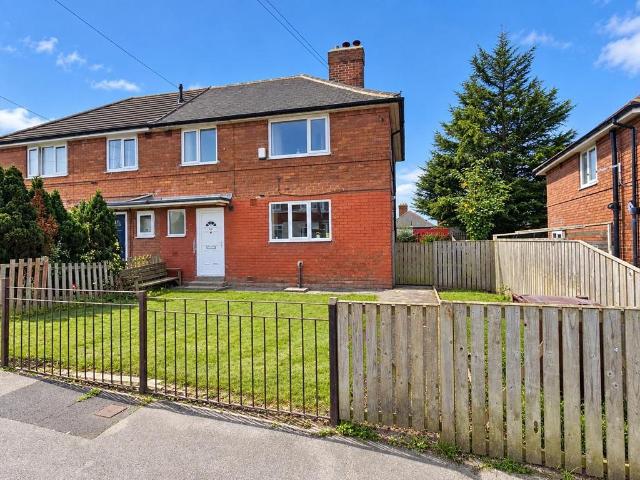 Hawkshead Crescent, Leeds 4 bed semi detached house to rent £1,250 pcm £288 pw