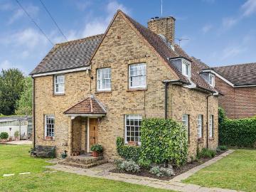 Hawkshead Road, Potters Bar EN6, 3 bed detached house to rent, £3,000 pcm | PrimeLocation