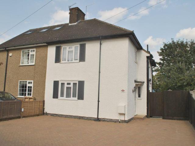 Hawkshead Road, Potters Bar EN6 4 bed house to rent £2,700 pcm £623 pw