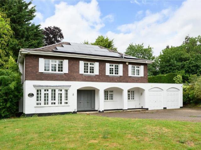 Hawksview, Cobham, Surrey, KT11 6 bed detached house to rent £8,400 pcm £1,938 pw
