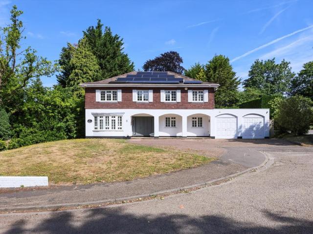 Hawksview, Cobham, Surrey KT11 6 bed detached house to rent £8,000 pcm £1,846 pw