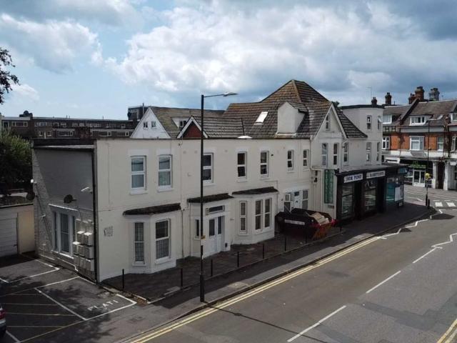 Hawkwood Road, Boscombe, Bournemouth BH5, 1 bed flat to rent, £850 pcm | PrimeLocation
