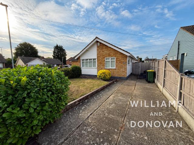 Hawkwell Chase, Hawkwell, Hockley SS5, 2 bed semi detached bungalow to rent, £1,750 pcm | PrimeLocation