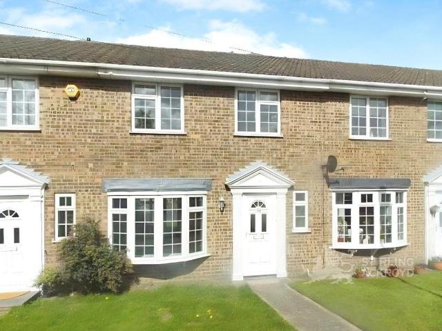 Hawley Road, Blackwater, Surrey, GU17 3 bed terraced house to rent £1,900 pcm £438 pw
