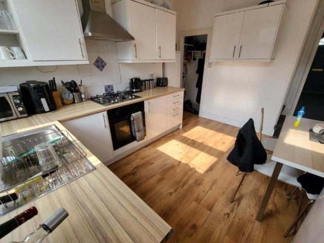 Hawley Rd, London, NW1 4 bed apartment to rent £3,900 pcm £900 pw