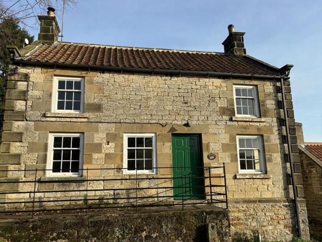 Hawnby 2 bed detached house to rent £950 pcm £219 pw