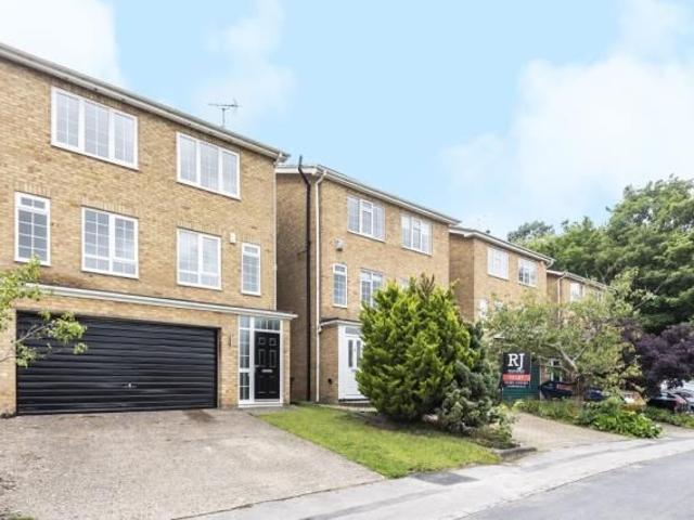 Haywards Close, Henley On Thames RG9, 4 bed link detached house to rent, £3,250 pcm | PrimeLocation