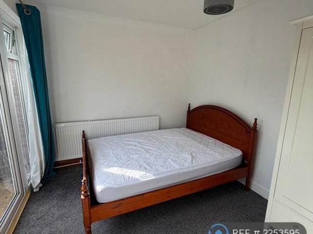 Haywards Croft, Milton Keynes, MK12 1 bed in a house share to rent £754 pcm £174 pw