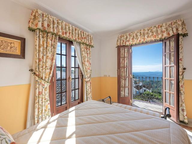 ? Hay casas que destacan por su ubicación, otras por sus vis. 253m² Gaucín