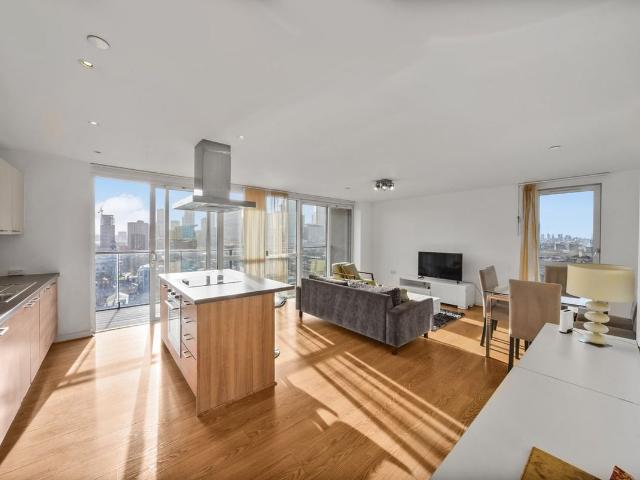 Hay Currie Street, London E14, 3 bed flat to rent, £3,150 pcm | PrimeLocation