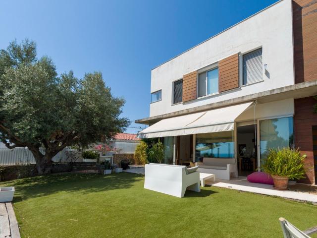 Hay lugares donde vivir se convierte en una experiencia. Est. 550m² Oropesa