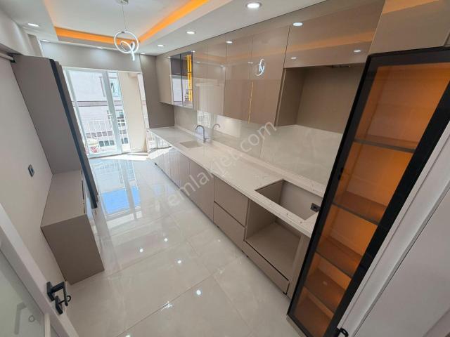 Hayal'den Tanoğan Mh'de 3+1 Kök Tapulu Full+full Ara Katta Zeki Uğur Cad Lokasyonunda Daire!