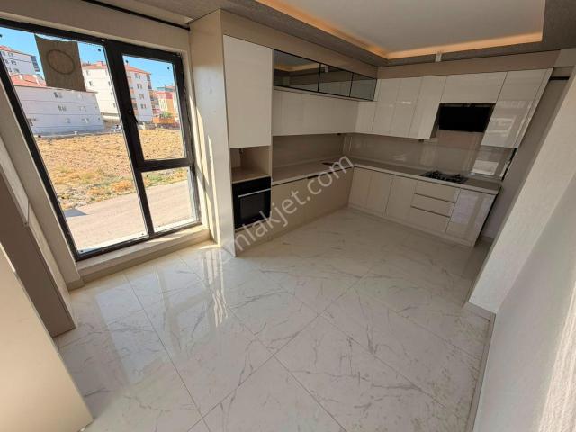 Hayal'den Yeniçimşit Mh'de 4+1 Asansörlü Giyinme Odalı E.banyolu Teras Balkon Ankastire Seti