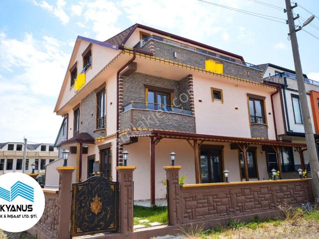 Hayallerdeki Yaşam Kocaali'de 4+1 Satılık Villa