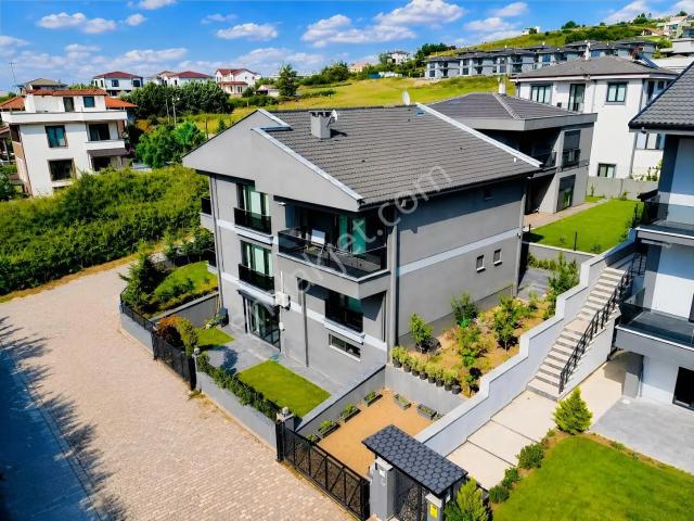 Hayallerinizin Ötesinde Bir Villa! Özden Mh. Ultralüks Tripleks