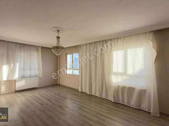 Hayat Emlak'tan Yenişehir'de Kiralık 3+1 Daire, Merkezi Konum