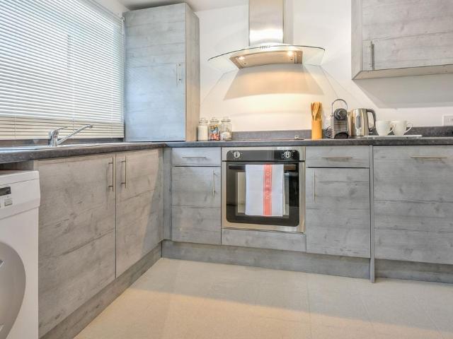 Haybridge Road, Hadley, TF1 2 bed flat to rent £1,025 pcm £237 pw