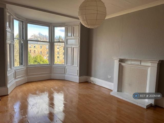 Hayburn Crescent, Glasgow, G11 3 bed flat to rent £1,500 pcm £346 pw