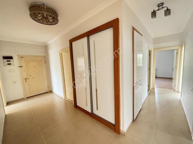 Haydarbey Mahallesinde Merkezi Konumda Satılık 4+1 Daire