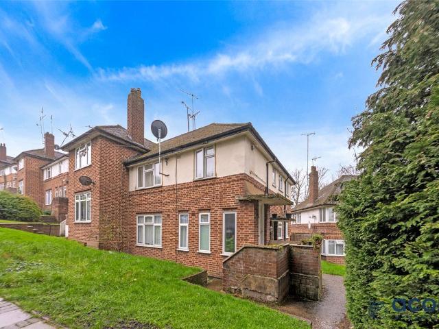 Haydon Close, London NW9, 2 bed maisonette to rent, £1,800 pcm | PrimeLocation