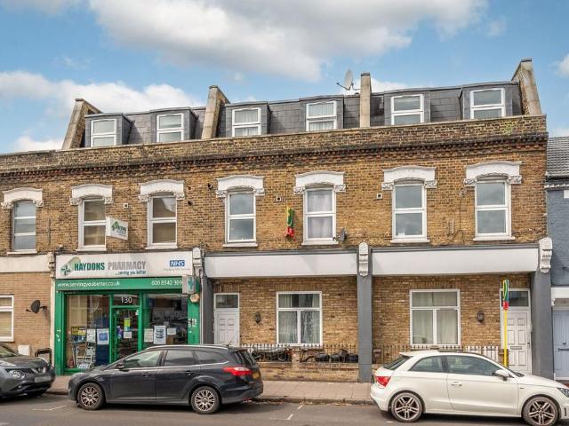Haydons Road, Wimbledon, London, SW19 2 bed flat to rent £2,050 pcm £473 pw
