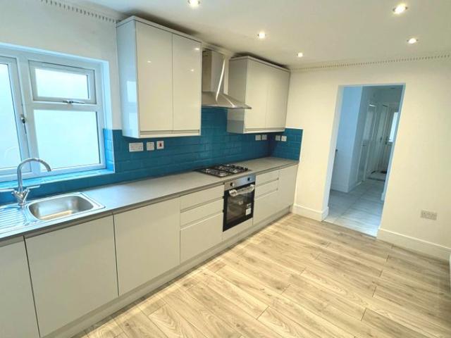 Haydons Road, Wimbledon SW19, 4 bed maisonette to rent, £3,300 pcm | PrimeLocation