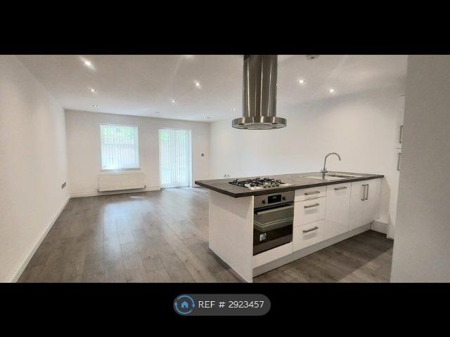 Haydock Close, Hornchurch RM12, 2 bed flat to rent, £1,790 pcm | PrimeLocation