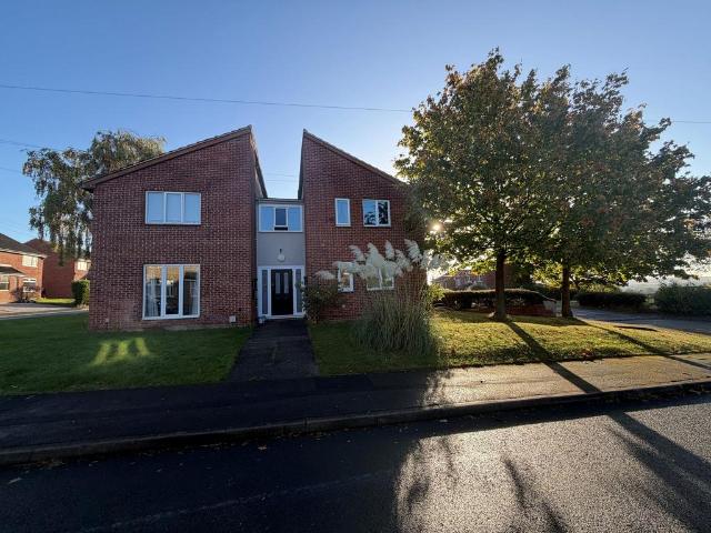 Haydn Avenue, Stanley, WF3 1 bed apartment to rent £600 pcm £138 pw
