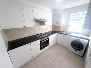 Hayes UB3 2 bed end of terrace house to rent £2,050 pcm £473 pw