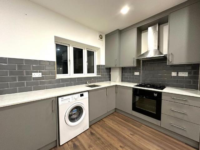 HAYES UB4 2 bed semi detached house to rent £2,045 pcm £472 pw